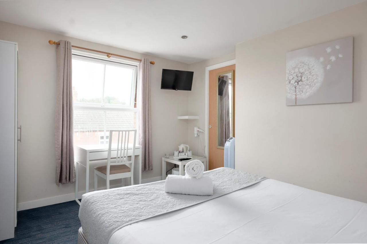 The R Inn Hotel Desborough Eksteriør billede