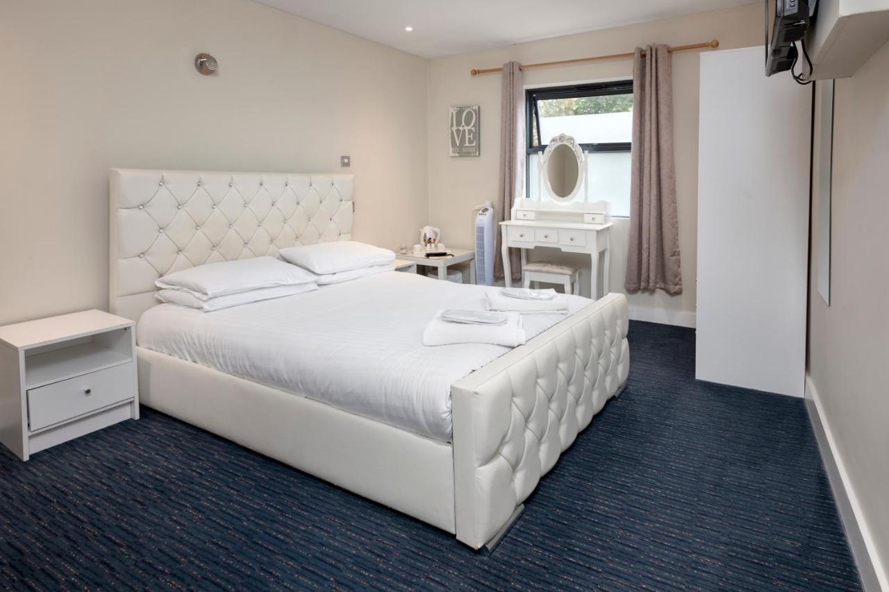The R Inn Hotel Desborough Eksteriør billede